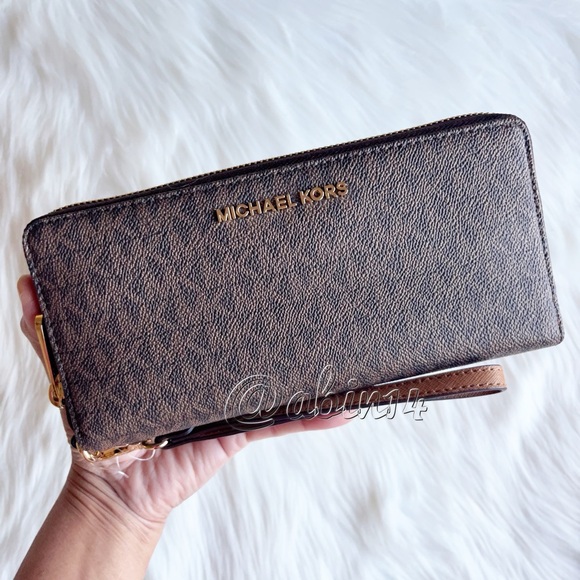NWT Michael Kors Jet Set Continental Travel Wallet Wristlet Clutch - Picture 1 of 6